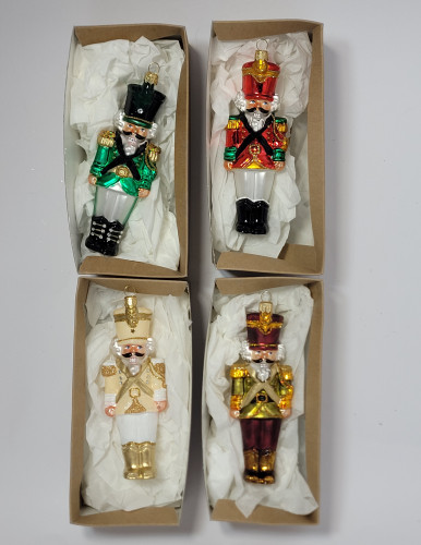 Forma "Dziadek do orzechów złoty"